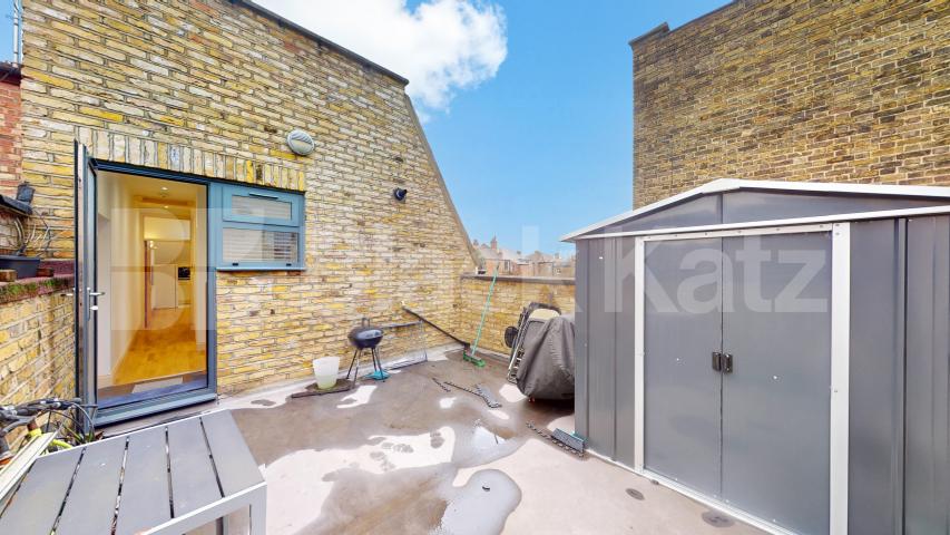 Modern & Spacious 1 bedroom property with communal terrace Myddleton Road, Bounds Green